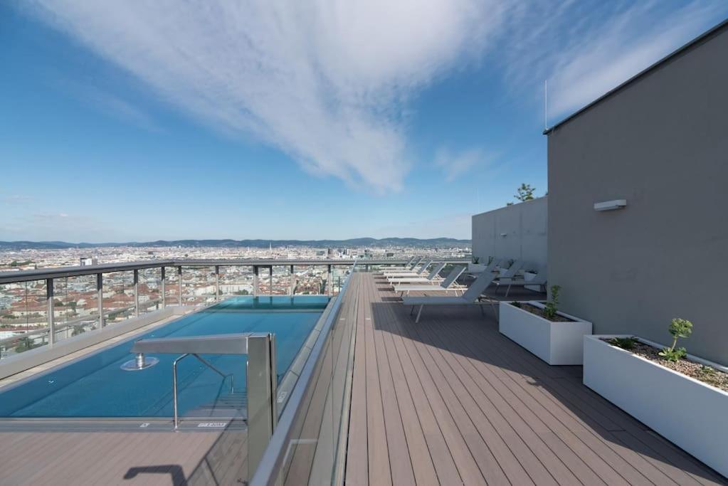 Appartamento Hoch Hinaus, Neu Und Stilvoll Mit Pool Am Dach Vienna Esterno foto