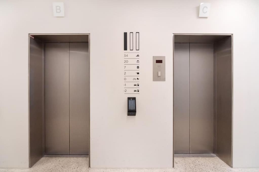 Appartamento Hoch Hinaus, Neu Und Stilvoll Mit Pool Am Dach Vienna Esterno foto