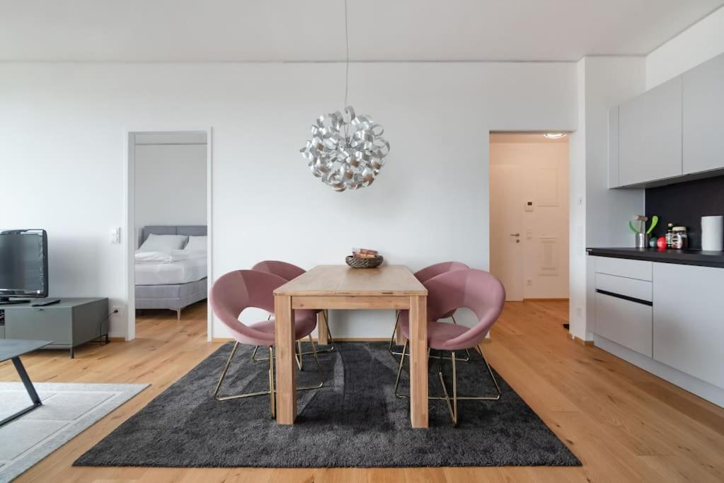 Appartamento Hoch Hinaus, Neu Und Stilvoll Mit Pool Am Dach Vienna Esterno foto