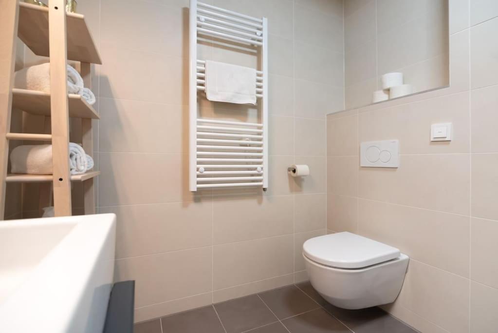 Appartamento Hoch Hinaus, Neu Und Stilvoll Mit Pool Am Dach Vienna Esterno foto